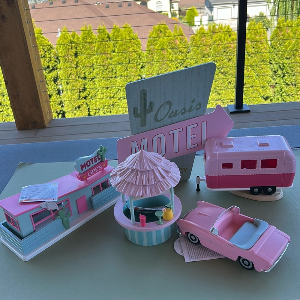 Target Bullseye’s Summer Pink Motel, Camper, Convertible & Tiki Bar LED Set of 5